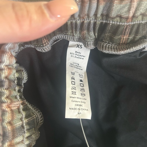 Halara high waisted 2 in 1 pocket green plaid pleated skirt - Picture 10 of 11